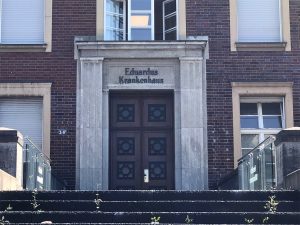 Der Eingang zum nahegelegenen Eduardus-Krankenhaus
