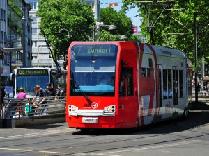 Straßenbahn 7 am Rudolfplatz